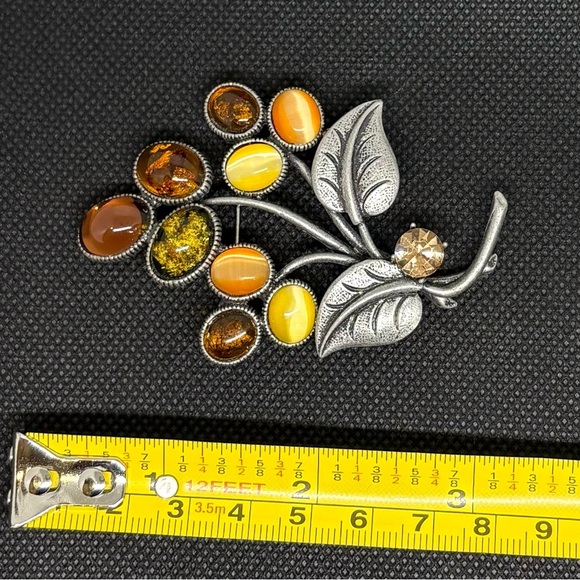 Vintage-Style Amber Tone Cat's Eye Brooch Pin - Picture 8 of 8